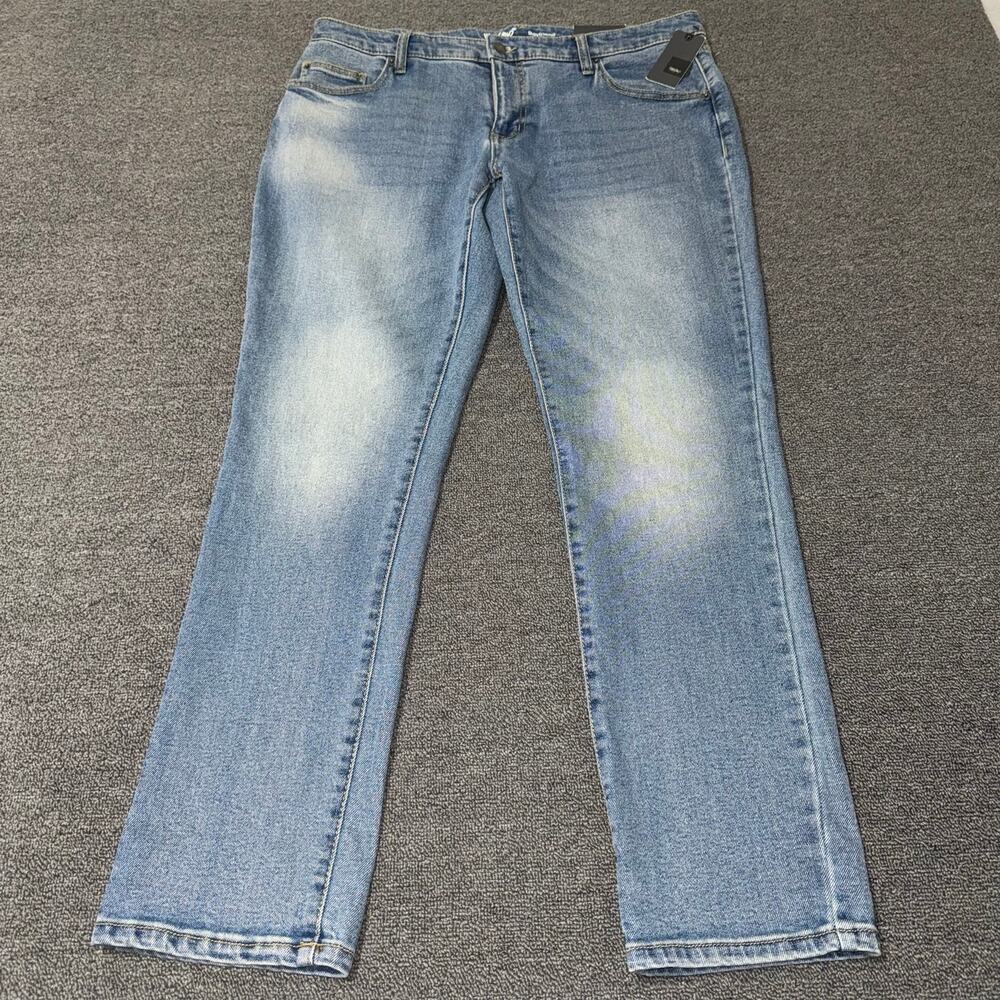 NWT Mossimo Mid-Rise Boyfriend Jeans Women's Size 14 Regular Medium Wash Casual